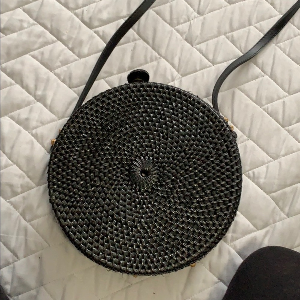 Basket small crossbody